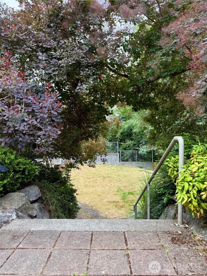 Property photo for 2815 24th Avenue S, Seattle photo 33