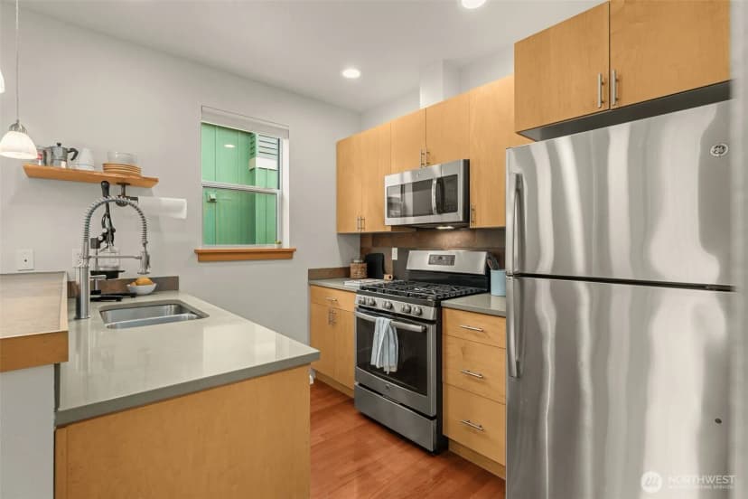 Property photo for 2815 24th Avenue S, Seattle photo 15