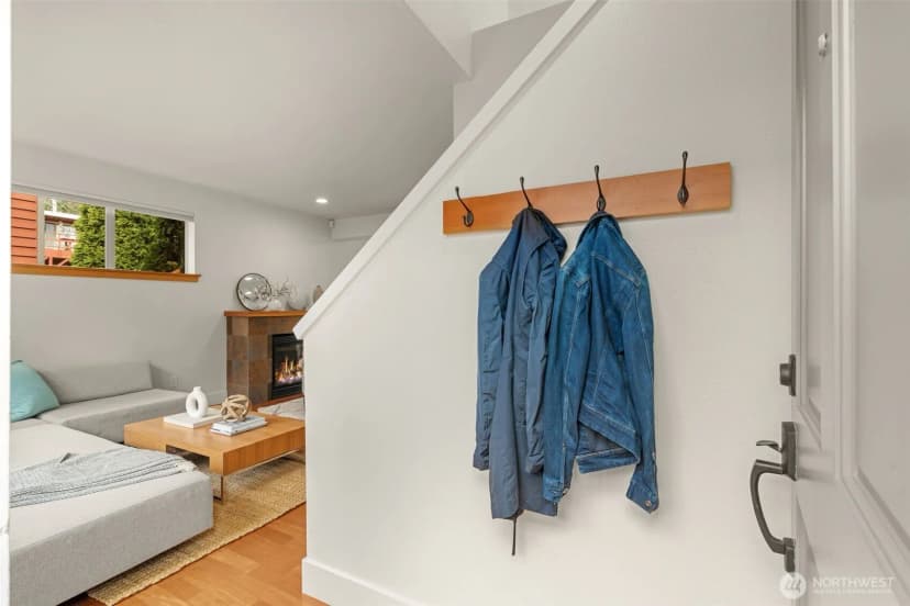 Property photo for 2815 24th Avenue S, Seattle photo 6