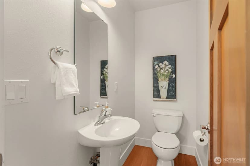 Property photo for 2815 24th Avenue S, Seattle photo 16