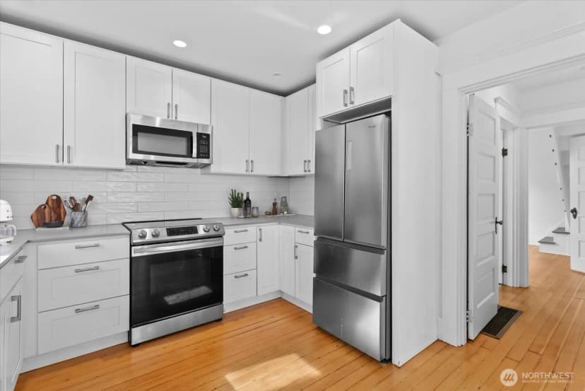 Property photo for 2609 Sw Adams Street #b, Seattle photo 6