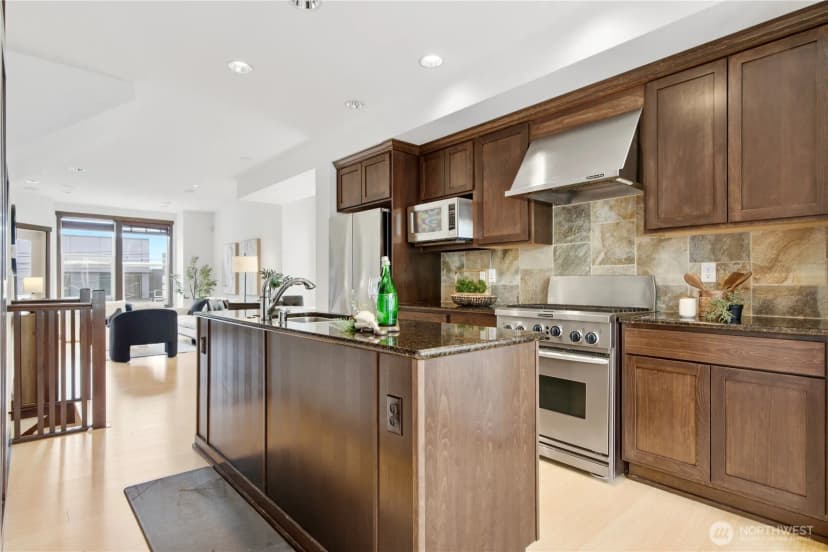 Property photo for 1420 18th Avenue #a, Seattle photo 7
