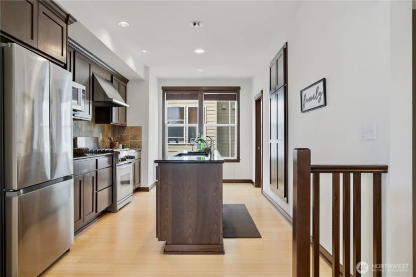 Property photo for 1420 18th Avenue #a, Seattle photo 6