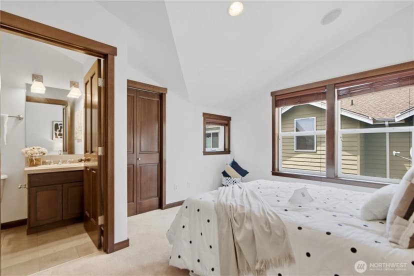 Property photo for 1420 18th Avenue #a, Seattle photo 15