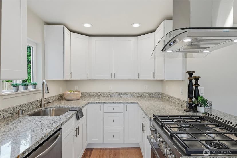 Property photo for 3122 Oas Drive W, University Place photo 9