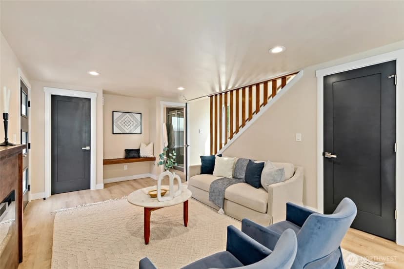 Property photo for 14338 Ashworth Avenue N #b, Seattle photo 6