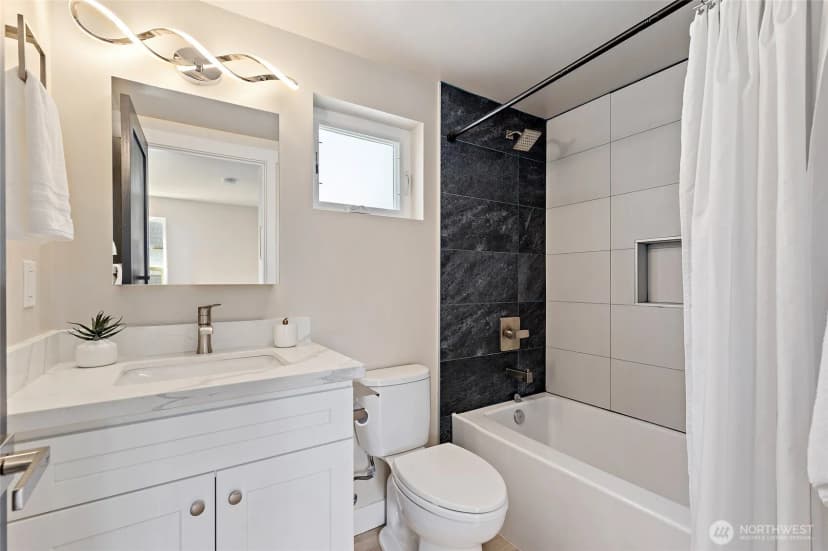Property photo for 14338 Ashworth Avenue N #b, Seattle photo 22