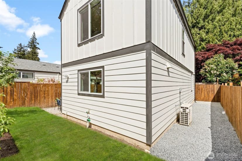 Property photo for 14338 Ashworth Avenue N #b, Seattle photo 26