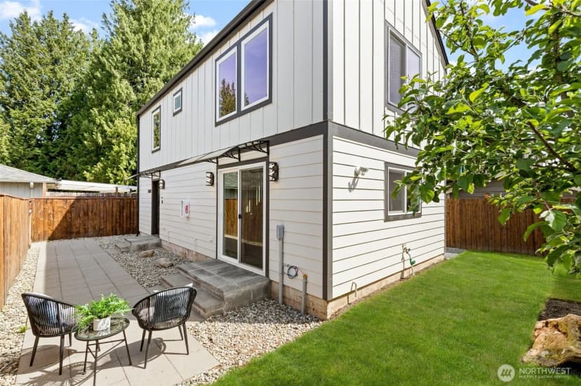 Property photo for 14338 Ashworth Avenue N #b, Seattle
