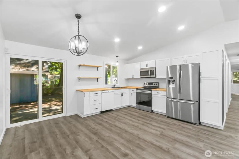 Property photo for 7008 Parkdale Drive Nw, Bremerton photo 9