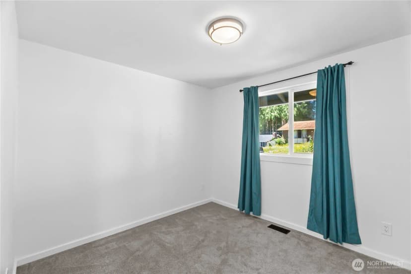 Property photo for 7008 Parkdale Drive Nw, Bremerton photo 18