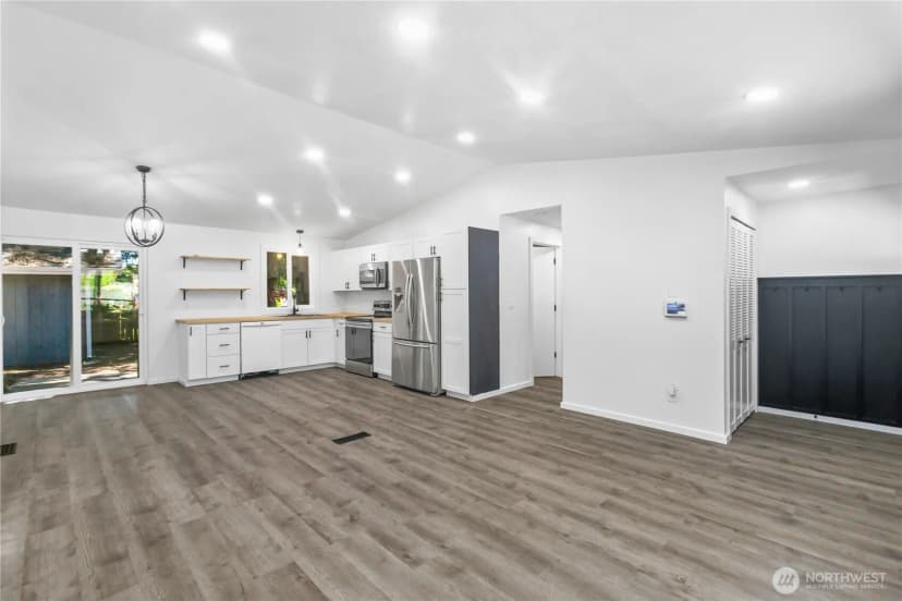 Property photo for 7008 Parkdale Drive Nw, Bremerton photo 8