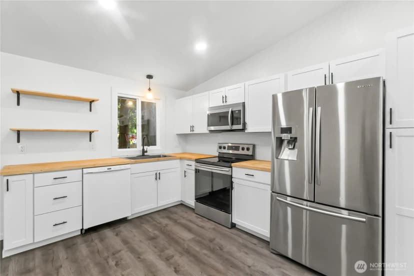 Property photo for 7008 Parkdale Drive Nw, Bremerton photo 12