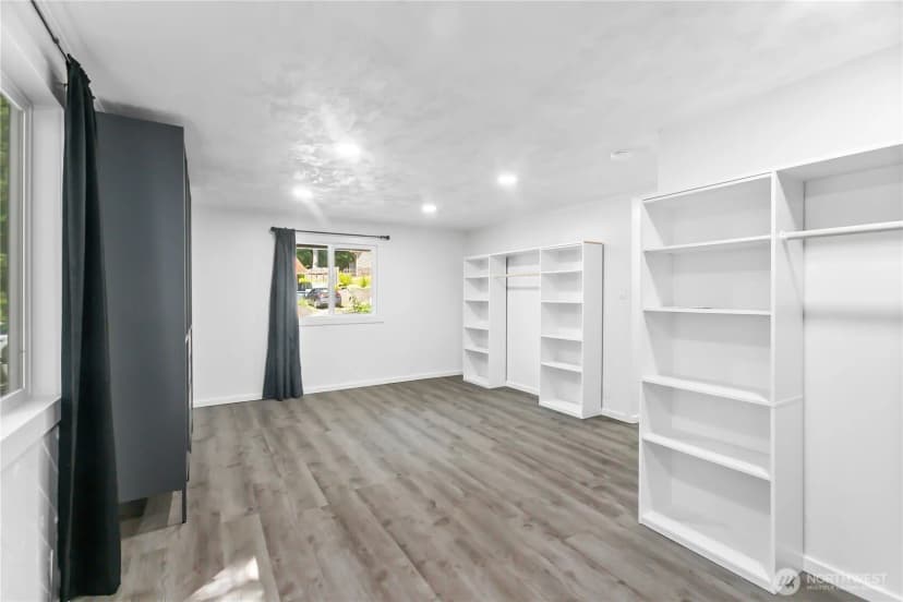 Property photo for 7008 Parkdale Drive Nw, Bremerton photo 15