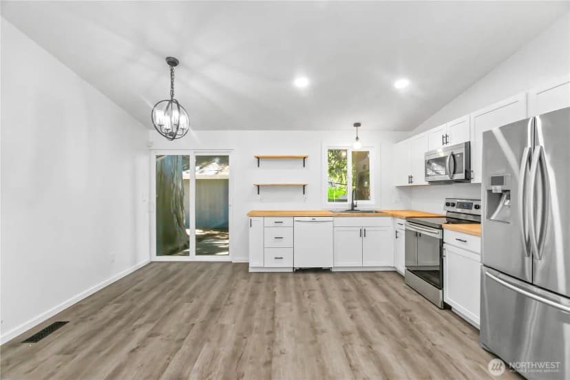 Property photo for 7008 Parkdale Drive Nw, Bremerton photo 11