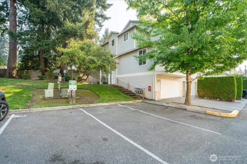 Property photo for 10410 Holly Drive #e, Everett photo 26