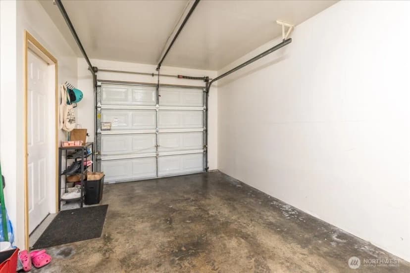 Property photo for 10410 Holly Drive #e, Everett photo 22
