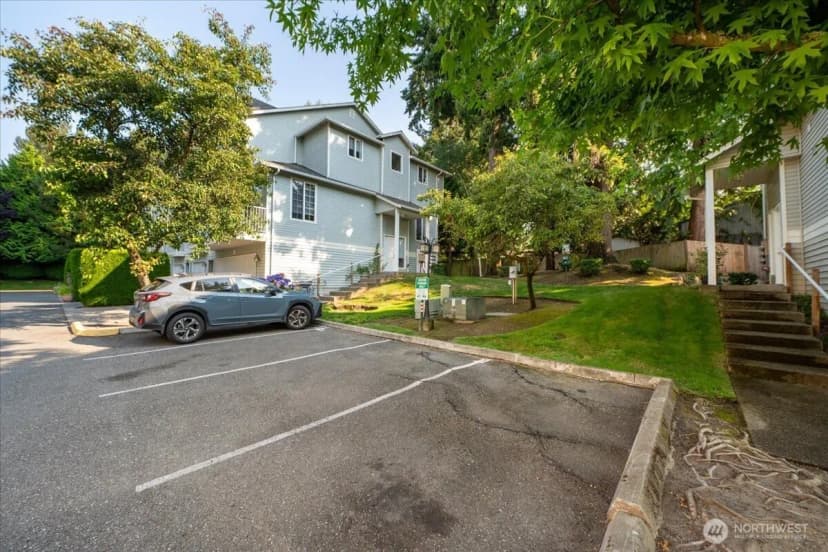 Property photo for 10410 Holly Drive #e, Everett photo 32