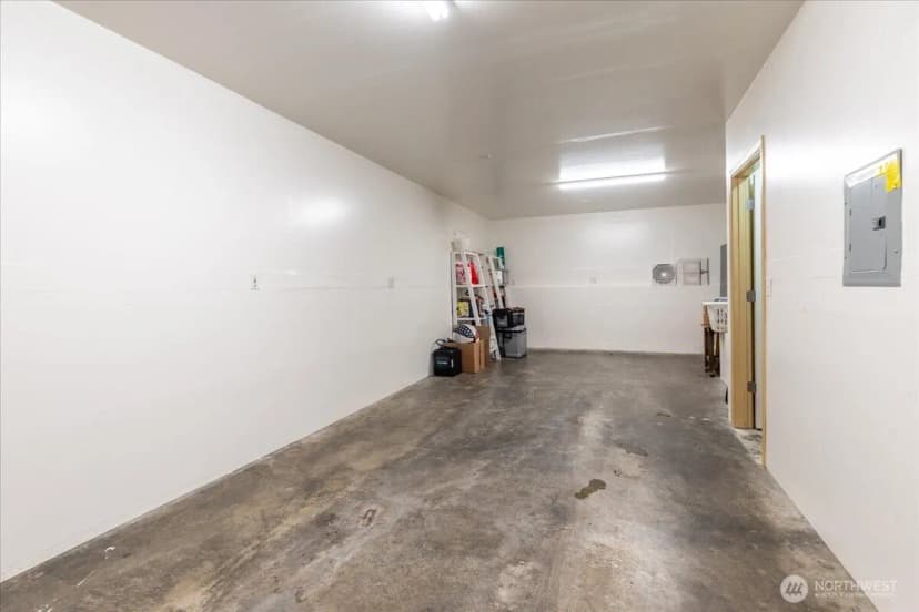 Property photo for 10410 Holly Drive #e, Everett photo 20