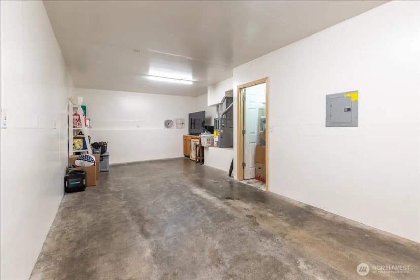 Property photo for 10410 Holly Drive #e, Everett photo 21