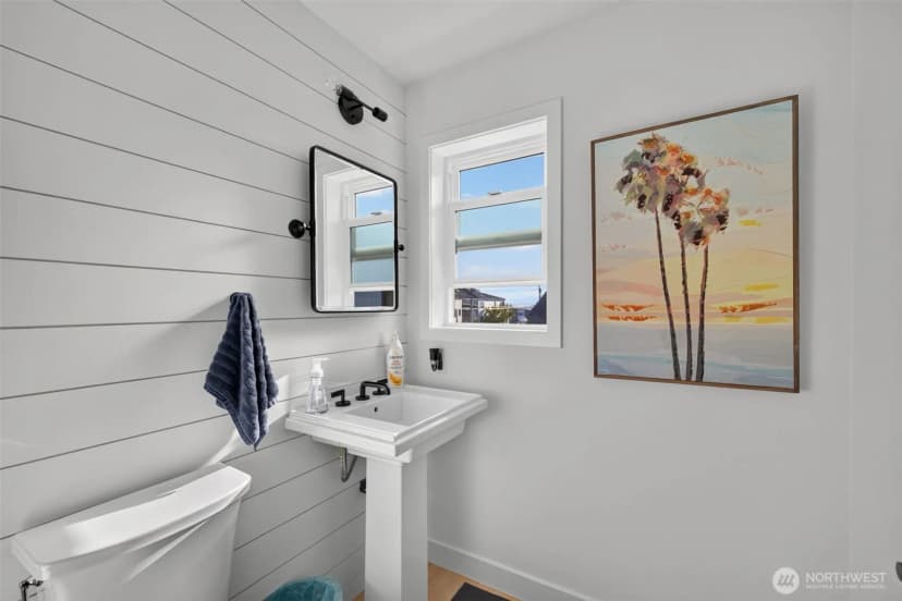 Property photo for 610 Daley Street #e, Edmonds photo 13