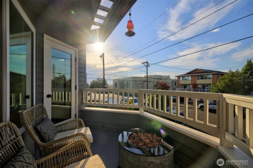 Property photo for 610 Daley Street #e, Edmonds photo 6