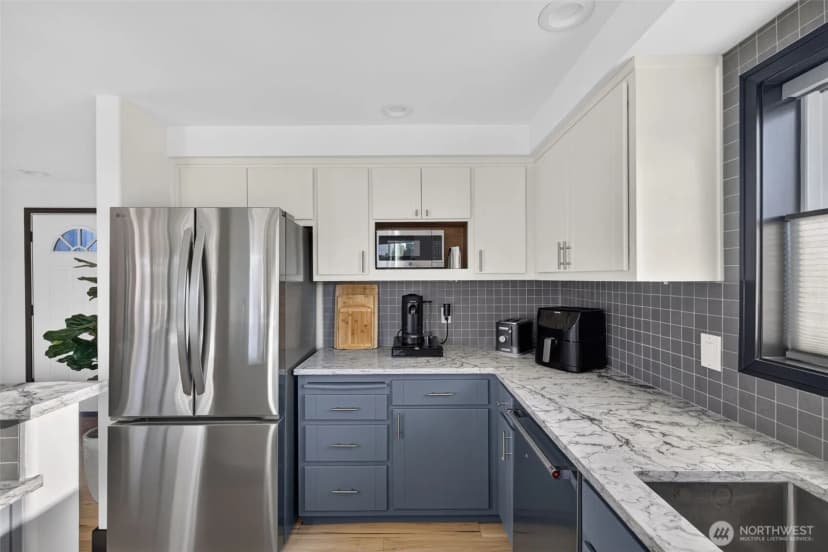 Property photo for 610 Daley Street #e, Edmonds photo 12