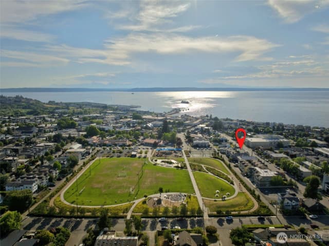Property photo for 610 Daley Street #e, Edmonds photo 4