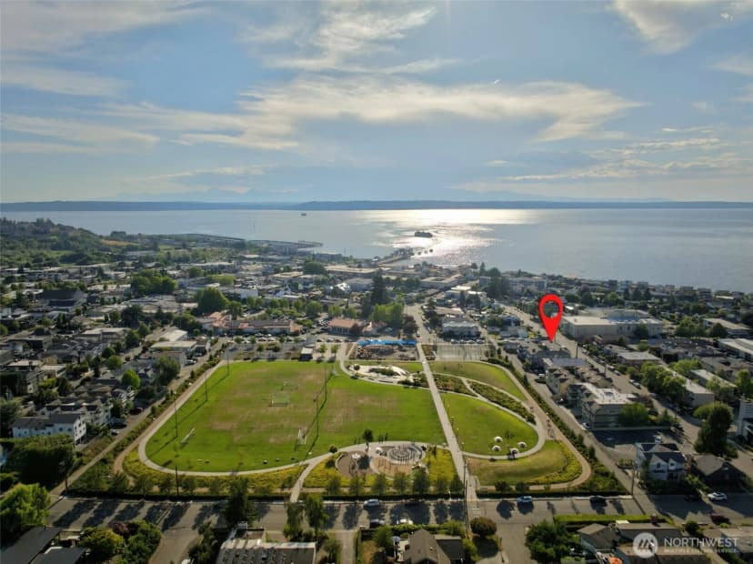 Property photo for 610 Daley Street #e, Edmonds photo 4