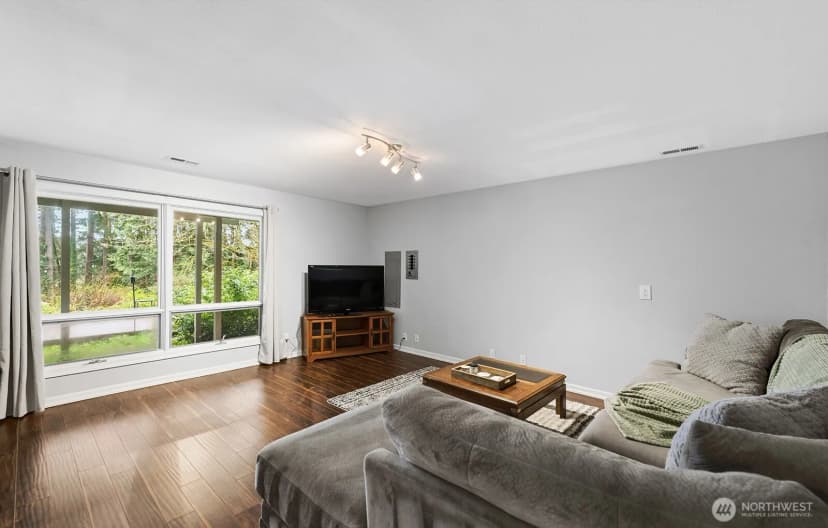 Property photo for 3820 E Ames Lake Drive Ne, Redmond photo 18