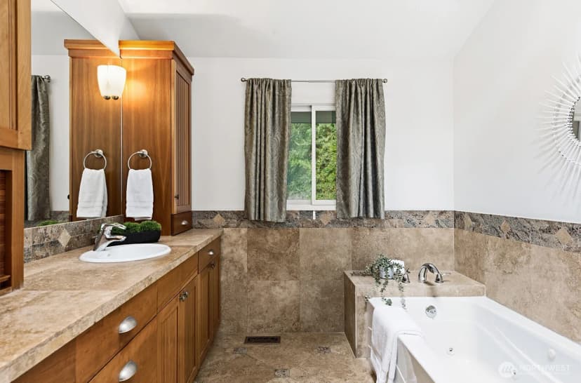 Property photo for 3820 E Ames Lake Drive Ne, Redmond photo 16