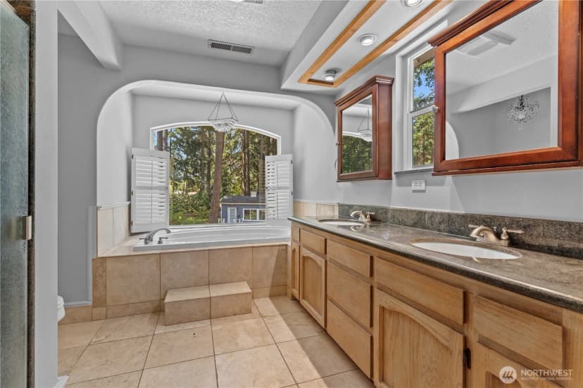 Property photo for 12222 Gravelly Lake Drive Sw, Lakewood photo 18