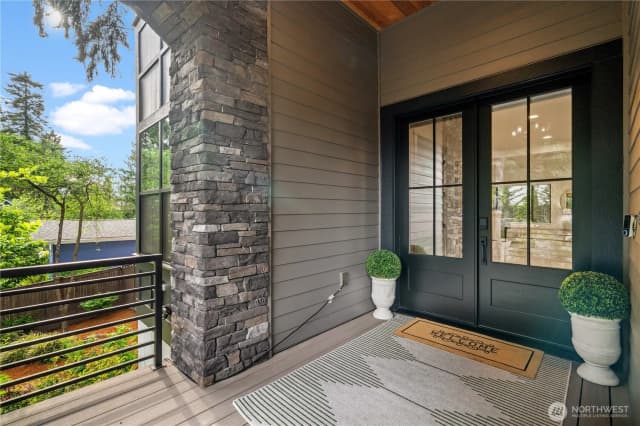 Property photo for 10668 Se 32nd Street, Bellevue photo 4