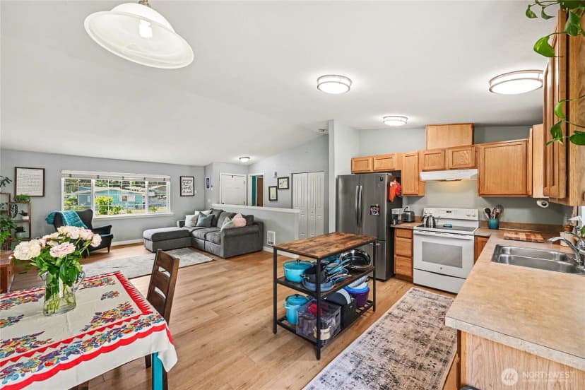 Property photo for 25413 31st Avenue E, Spanaway photo 10