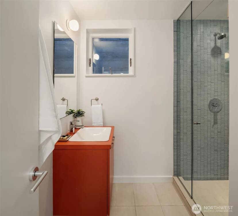 Property photo for 3908 Ne 38th Street, Seattle photo 31