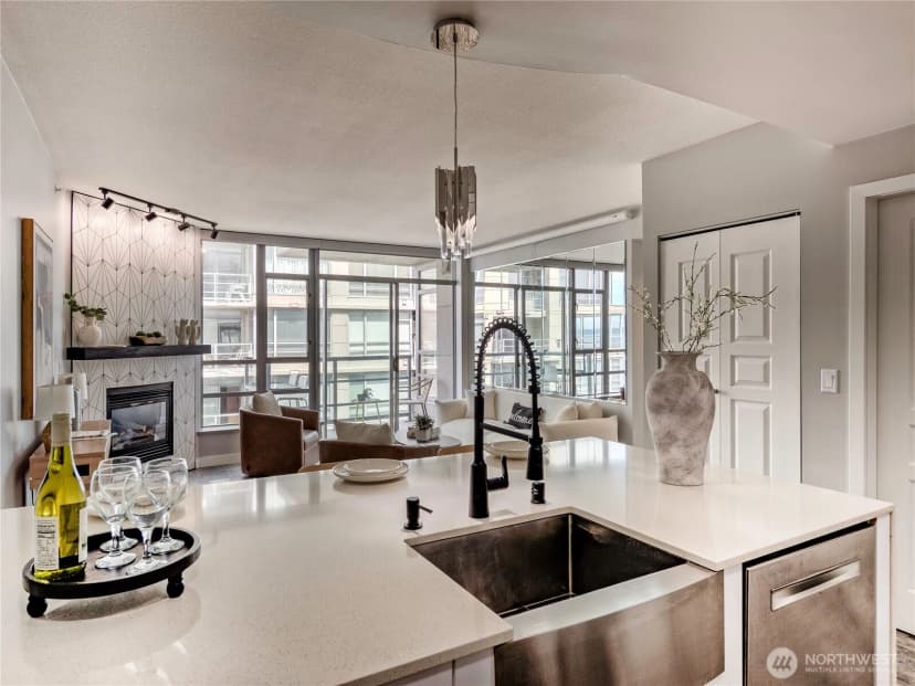 Property photo for 2929 1st Ave #816, Seattle photo 5