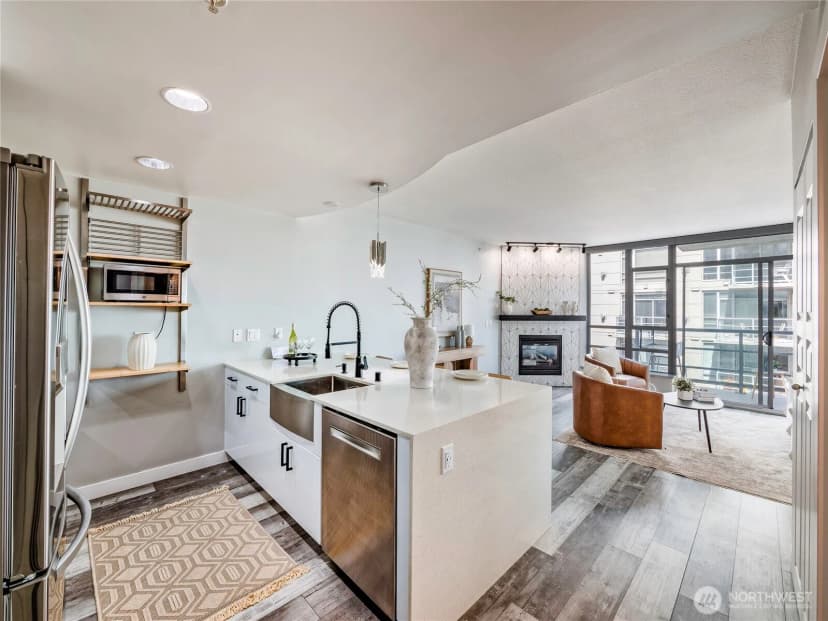 Property photo for 2929 1st Ave #816, Seattle photo 6