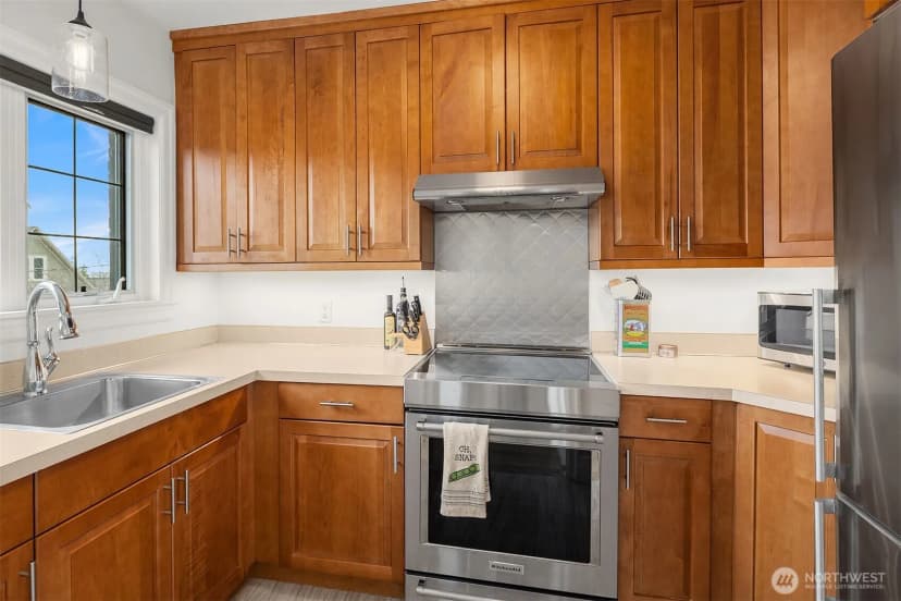 Property photo for 1101 17th Avenue #303, Seattle photo 14
