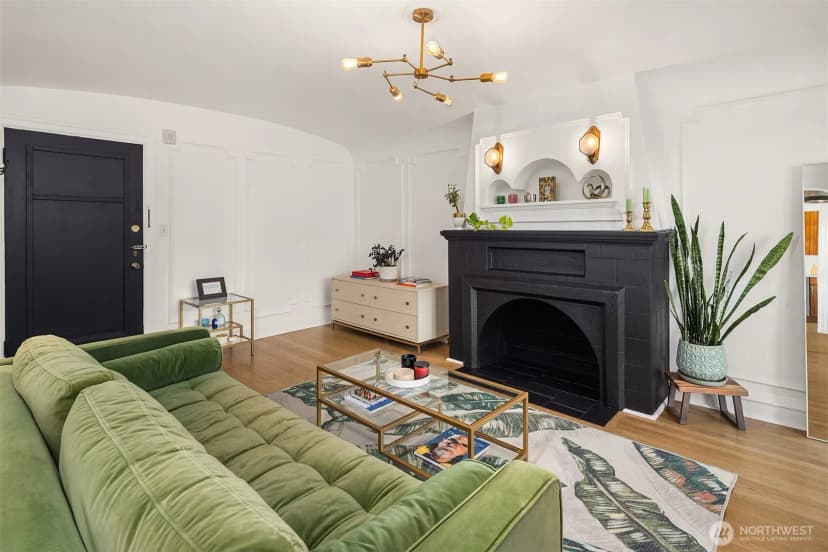 Property photo for 1101 17th Avenue #303, Seattle photo 4