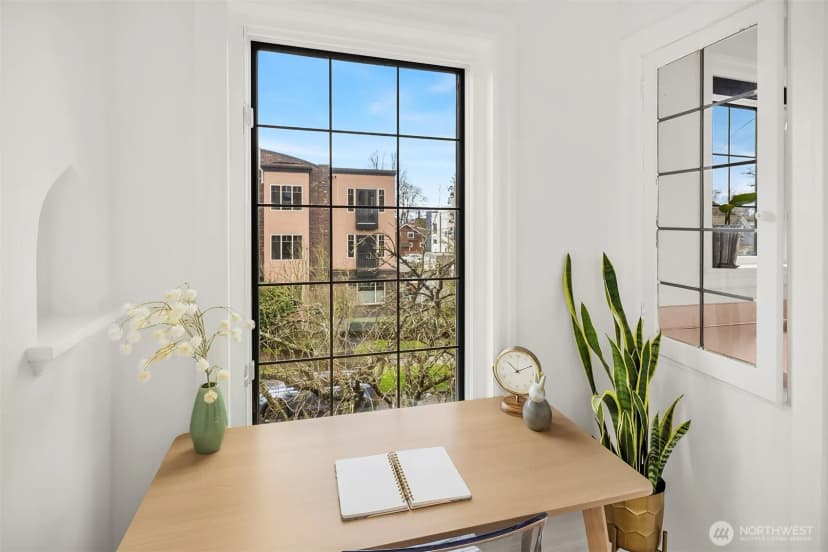 Property photo for 1101 17th Avenue #303, Seattle photo 11