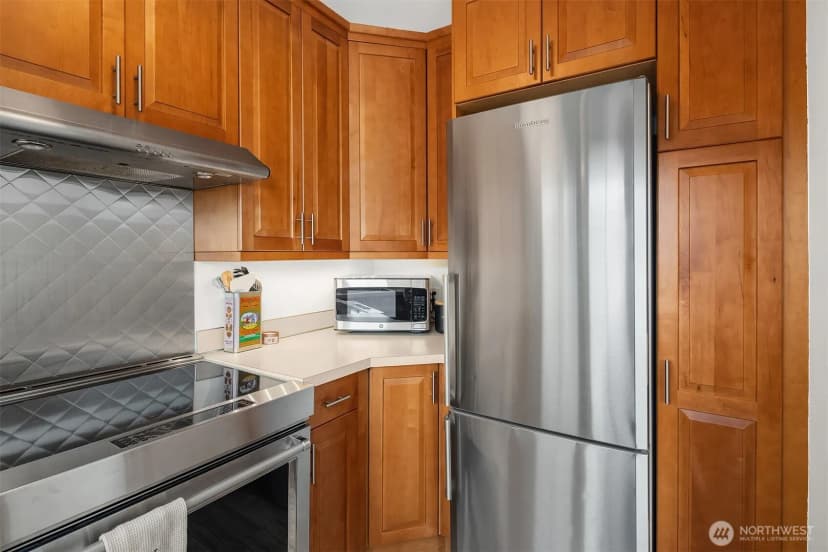Property photo for 1101 17th Avenue #303, Seattle photo 16