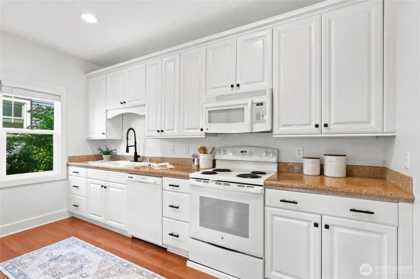 Property photo for 3015 Walnut Avenue Sw, Seattle photo 19