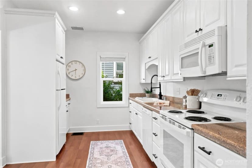 Property photo for 3015 Walnut Avenue Sw, Seattle photo 15