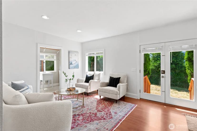 Property photo for 3015 Walnut Avenue Sw, Seattle photo 24