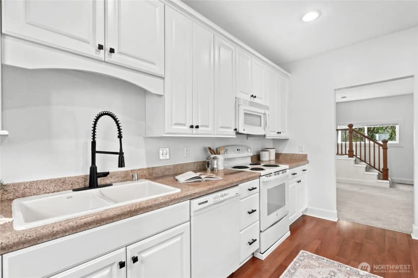 Property photo for 3015 Walnut Avenue Sw, Seattle photo 16