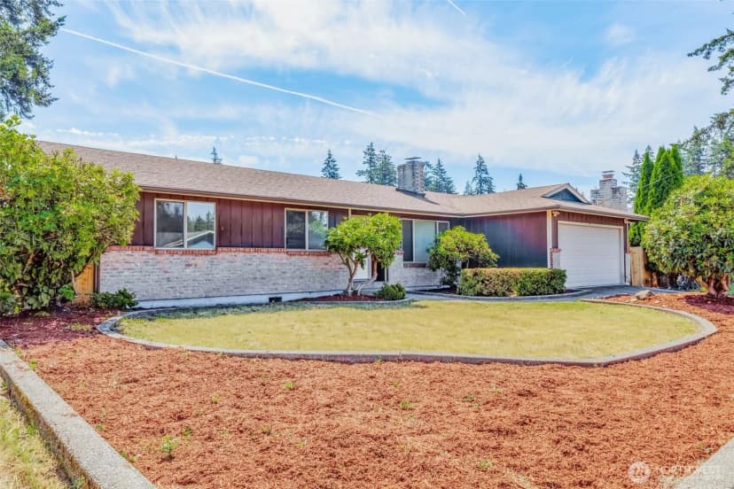 Property photo for 17109 20th Avenue E, Spanaway photo 2