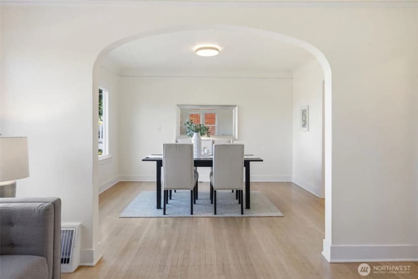 Property photo for 5006 Greenwood Avenue N, Seattle photo 12