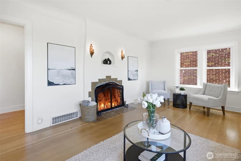 Property photo for 5006 Greenwood Avenue N, Seattle photo 10