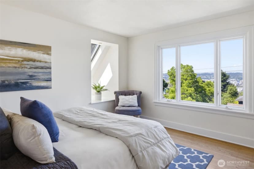 Property photo for 5006 Greenwood Avenue N, Seattle photo 25