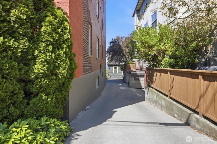 Property photo for 5006 Greenwood Avenue N, Seattle photo 38